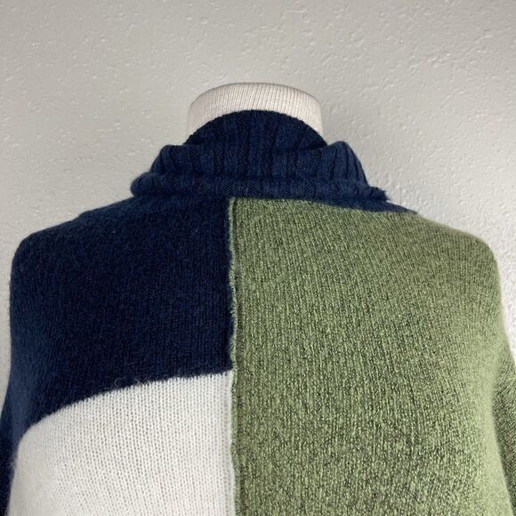 NWT Alison Andrews Women’s Turtle Neck - Picture 2 of 6